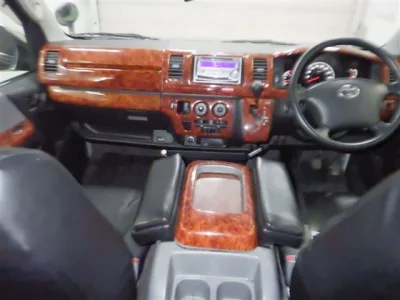 TOYOTA REGIUS VAN