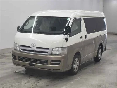 TOYOTA HIACE