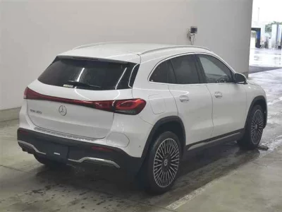 MERCEDES BENZ EQA