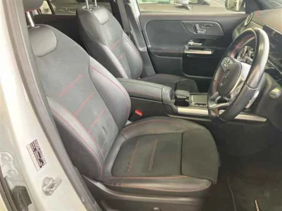 MERCEDES BENZ EQA
