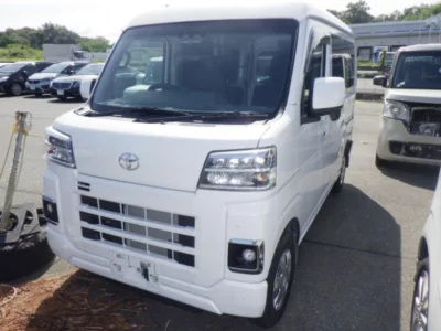 TOYOTA PIXIS VAN