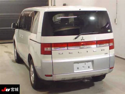 MITSUBISHI DELICA D5