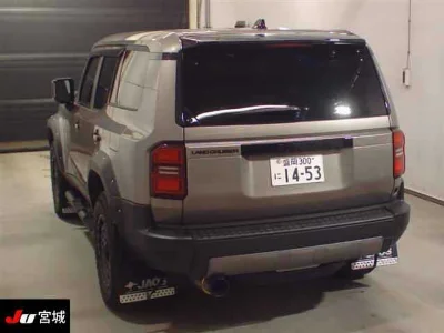 TOYOTA LAND CRUISER