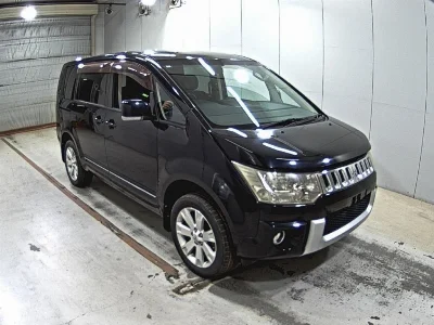 MITSUBISHI DELICA D5