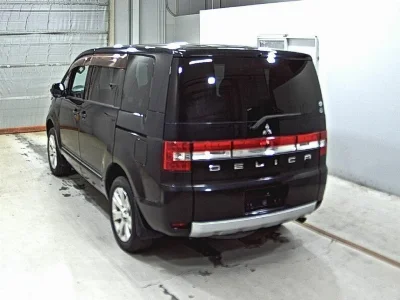 MITSUBISHI DELICA D5
