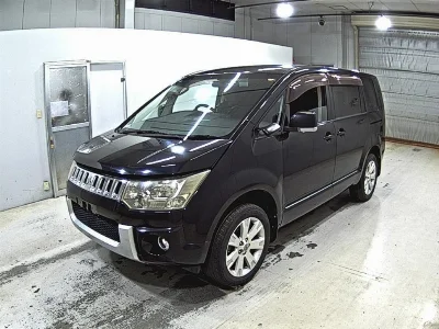 MITSUBISHI DELICA D5