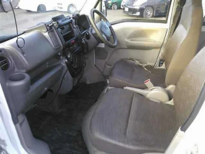 NISSAN CLIPPER VAN