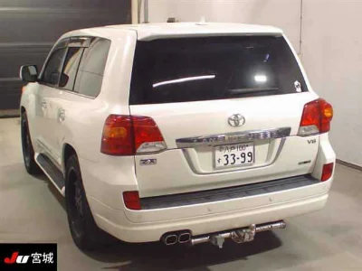 TOYOTA LAND CRUISER