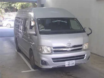 TOYOTA HIACE VAN