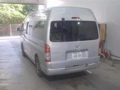 TOYOTA HIACE VAN