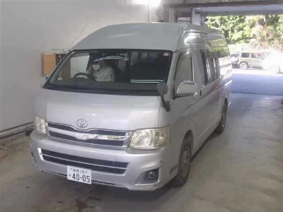 TOYOTA HIACE VAN