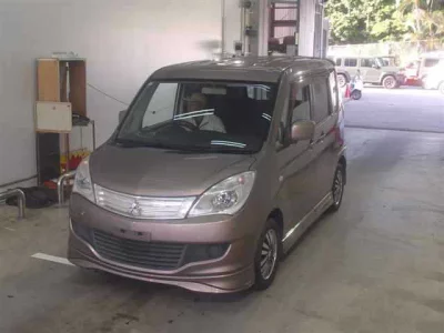 MITSUBISHI DELICA D2