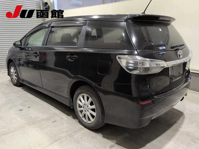Toyota Wish  с аукциона в Японии