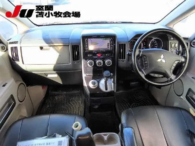 MITSUBISHI DELICA D5