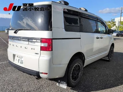 MITSUBISHI DELICA D5