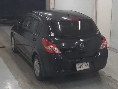 NISSAN TIIDA