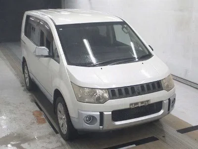 MITSUBISHI DELICA D5