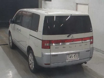 MITSUBISHI DELICA D5