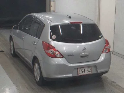 NISSAN TIIDA