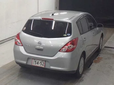 NISSAN TIIDA
