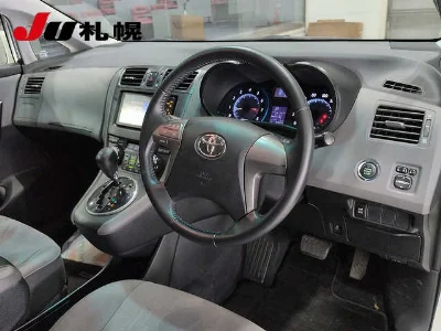 TOYOTA MARK X ZIO