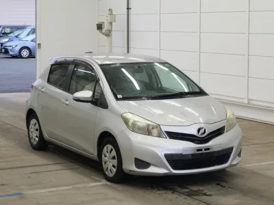 TOYOTA VITZ