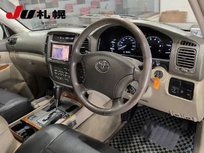 TOYOTA LAND CRUISER