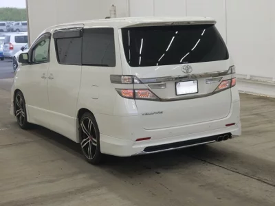 TOYOTA VELLFIRE