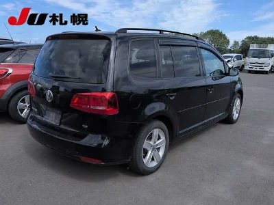 VOLKSWAGEN GOLF TOURAN