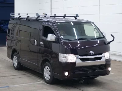 TOYOTA HIACE VAN