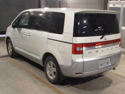 MITSUBISHI DELICA D5