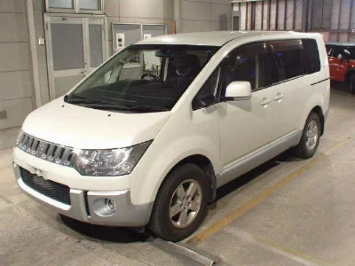 MITSUBISHI DELICA D5