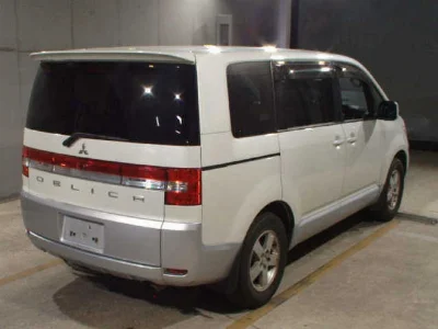MITSUBISHI DELICA D5
