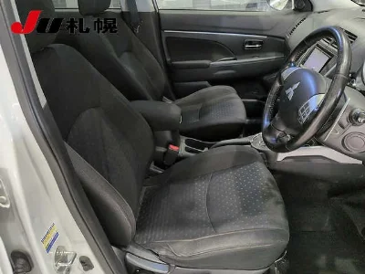 MITSUBISHI RVR