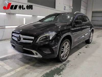 MERCEDES BENZ GLA