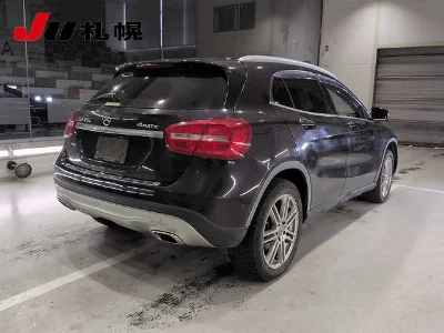 MERCEDES BENZ GLA