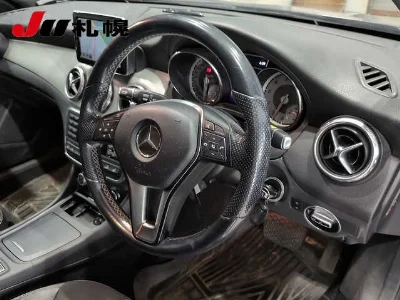 MERCEDES BENZ GLA