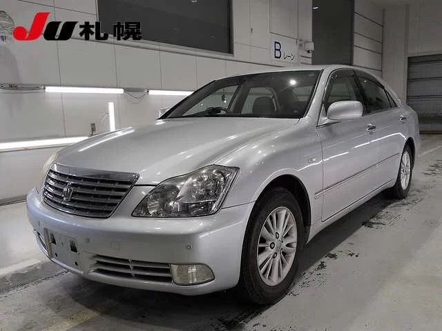 Toyota Crown  с аукциона в Японии