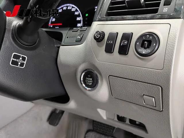 Toyota Crown  с аукциона в Японии