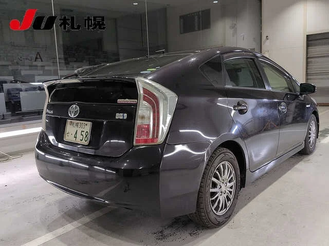 Toyota Prius  с аукциона в Японии