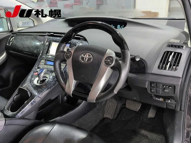 Toyota Prius  с аукциона в Японии