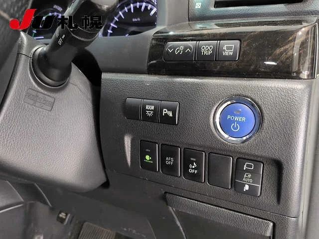 Toyota Vellfire  с аукциона в Японии