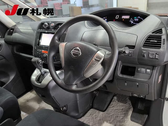 Nissan Serena  с аукциона в Японии