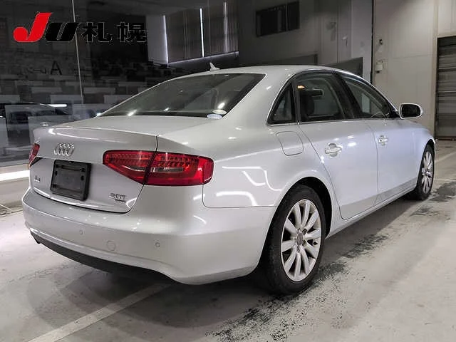 Audi A4  с аукциона в Японии