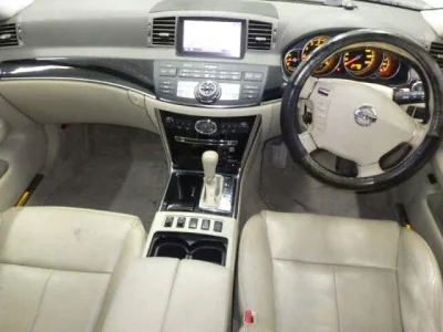 NISSAN FUGA