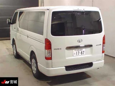 TOYOTA HIACE VAN