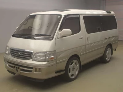 TOYOTA HIACE