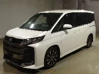 Цена авто Toyota Noah с аукционов Японии, номер кузова ZWR90W, пробег 12 000, оценка 3