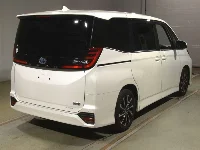 Цена авто Toyota Noah с аукционов Японии, номер кузова ZWR90W, пробег 12 000, оценка 3