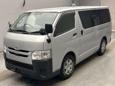 TOYOTA REGIUS VAN